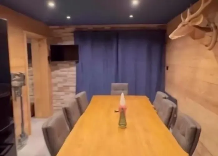 Les Ecrins De Mae Apartment